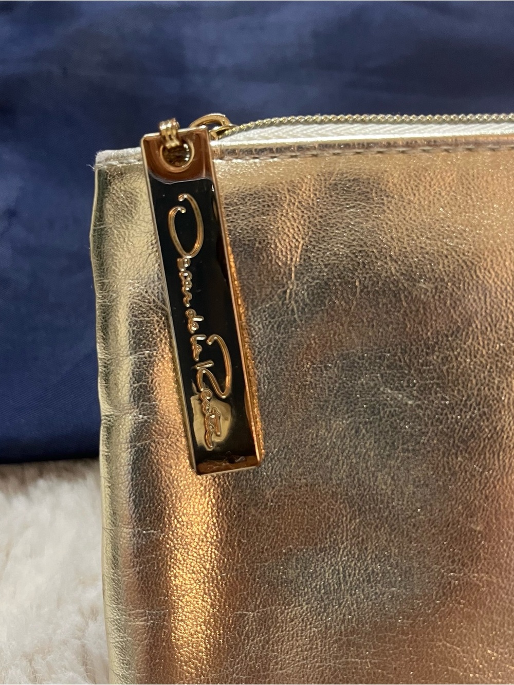 Oscar de la Renta Gold Metallic Jewelry Pouch
02-08R